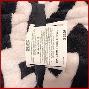 PINK Victoria's Secret Bedding - VS PINK BLANKET PINK Victoria's Secret Bedding - VS PINK BLANKET